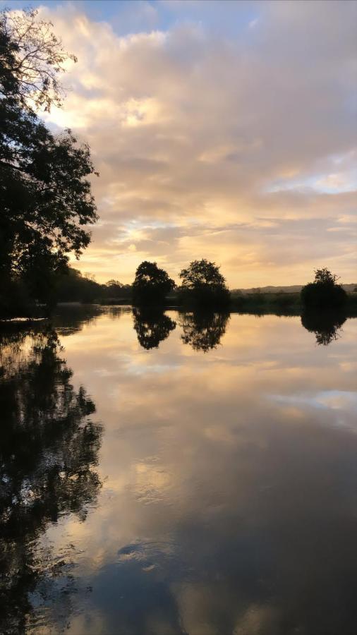 Dinckley Court Boutique Riverside Rooms Abingdon-on-Thames Buitenkant foto
