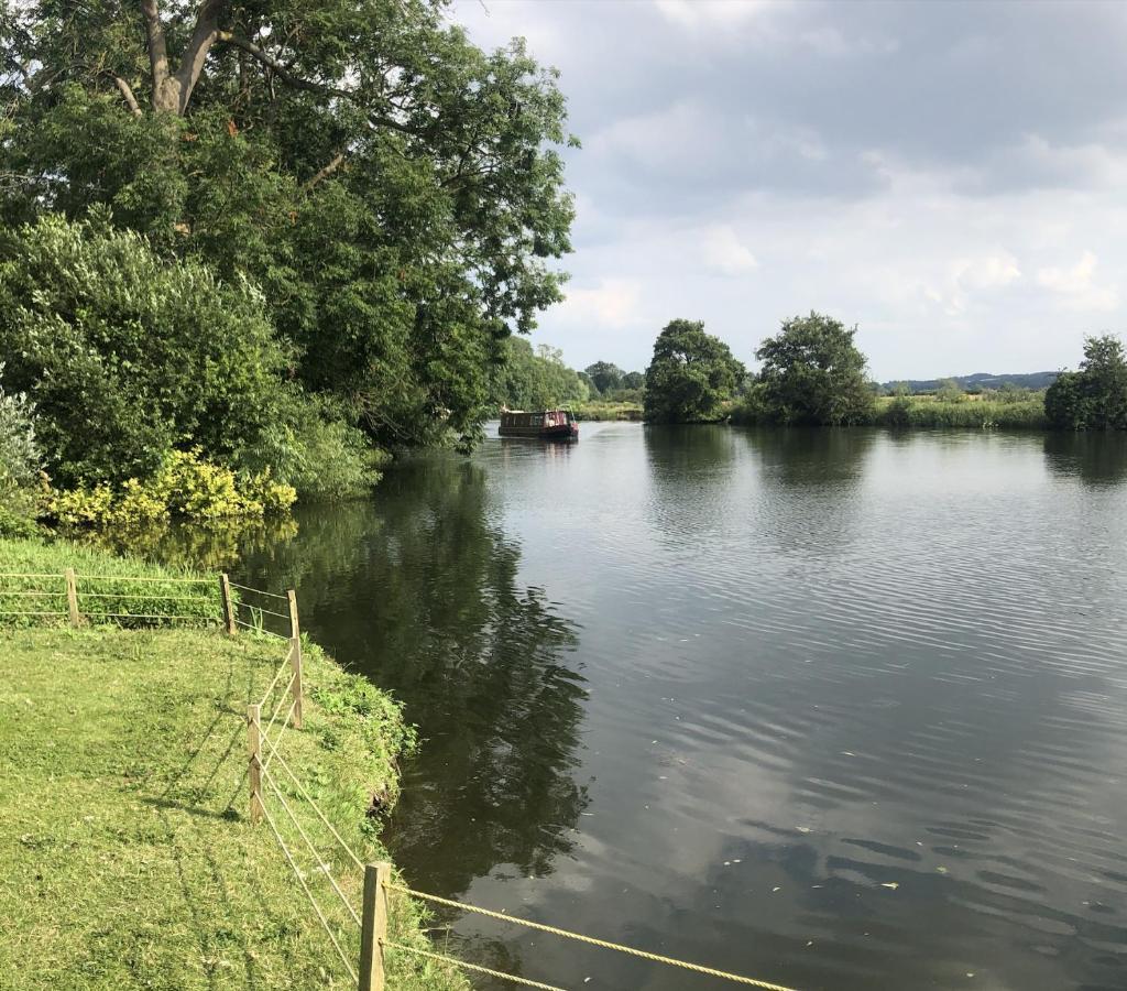 Dinckley Court Boutique Riverside Rooms Abingdon-on-Thames Buitenkant foto