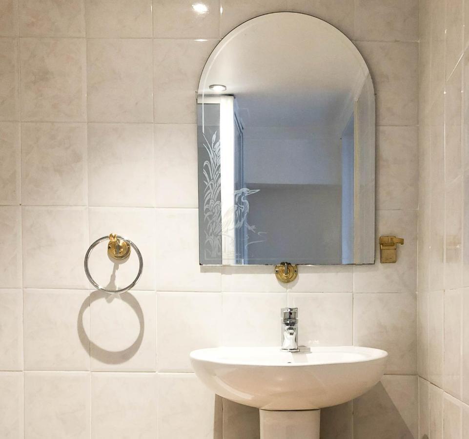 Dinckley Court Boutique Riverside Rooms Abingdon-on-Thames Buitenkant foto