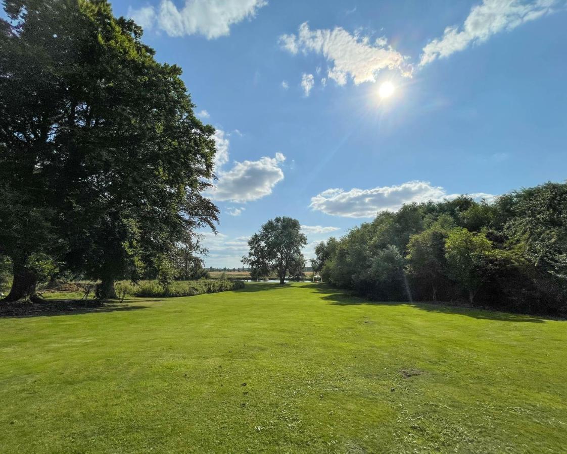 Dinckley Court Boutique Riverside Rooms Abingdon-on-Thames Buitenkant foto